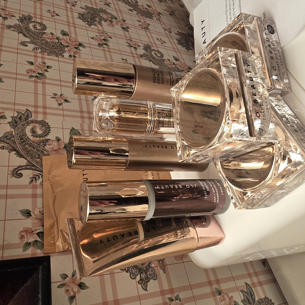 Jennifer Lopez Gold and Silver Moisturizer